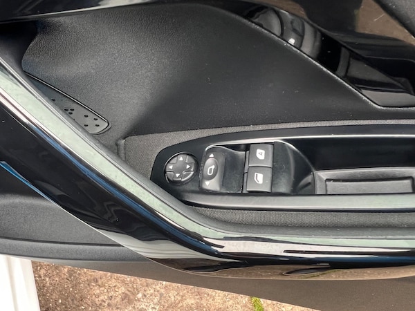 Used Peugeot 208 2015 for sale - 76259677: Photo 34