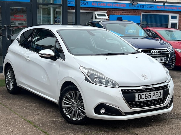 Used Peugeot 208 2015 for sale - 76259677: Photo 37