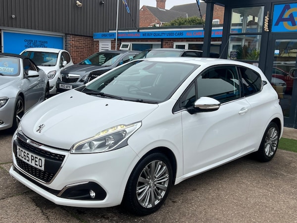 Used Peugeot 208 2015 for sale - 76259677: Photo 38