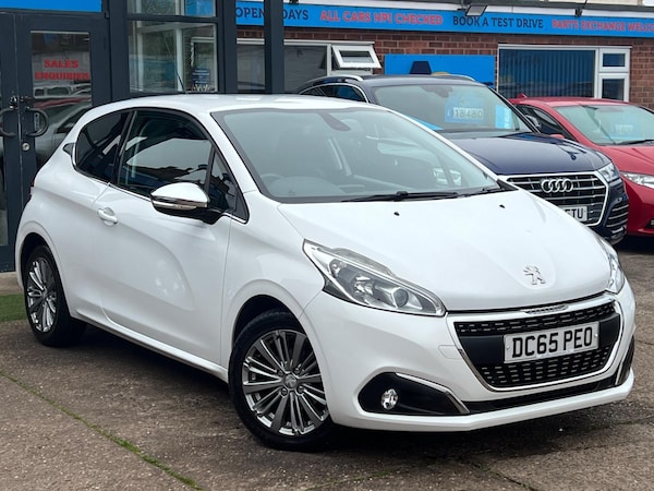 Used Peugeot 208 2015 for sale - 76259677: Photo 41