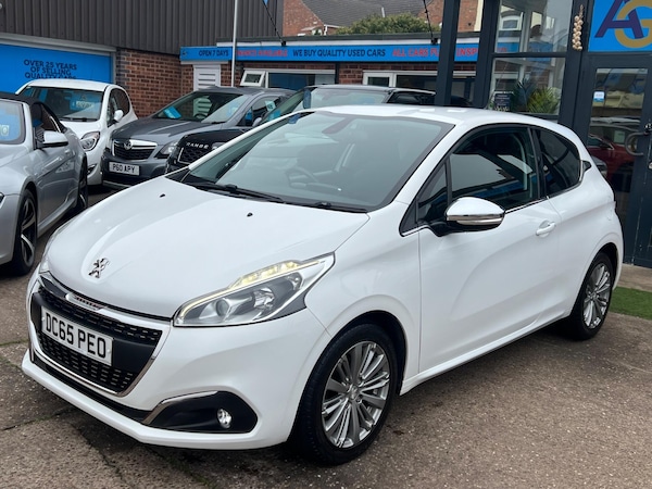 Used Peugeot 208 2015 for sale - 76259677: Photo 46
