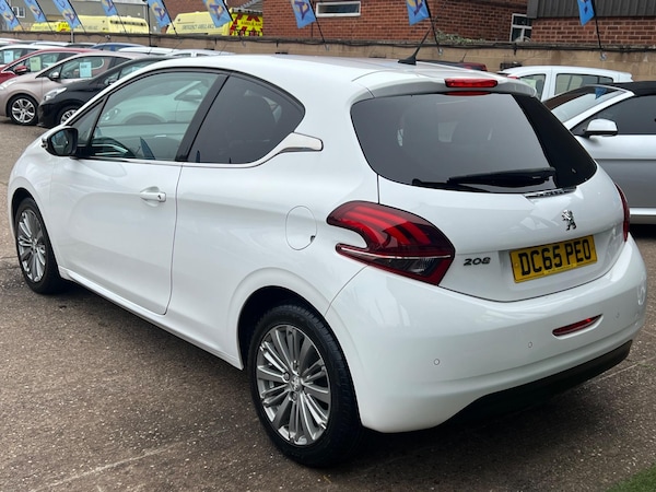 Used Peugeot 208 2015 for sale - 76259677: Photo 48