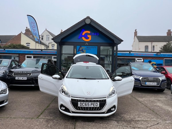 Used Peugeot 208 2015 for sale - 76259677: Photo 57