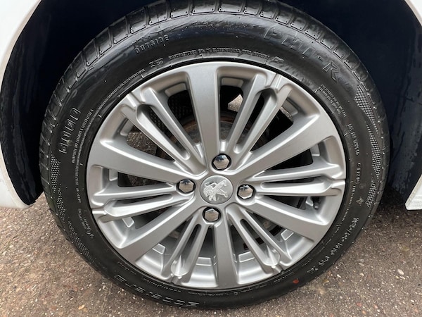 Used Peugeot 208 2015 for sale - 76259677: Photo 61