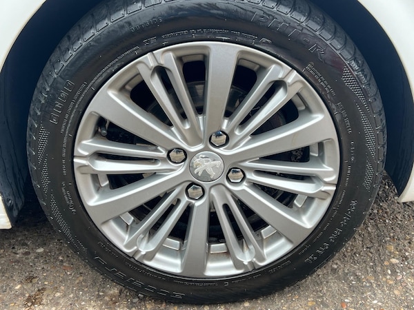 Used Peugeot 208 2015 for sale - 76259677: Photo 63