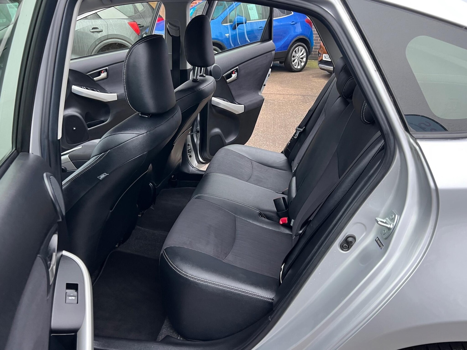 Used Toyota Prius 2014 for sale - 77074582: Photo 5