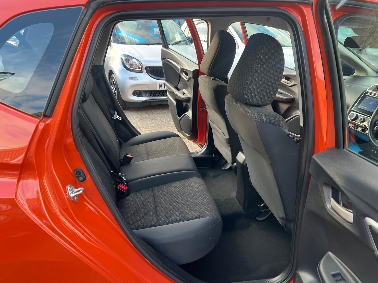 Used Honda Jazz 2017 for sale - 76422992: Photo 32