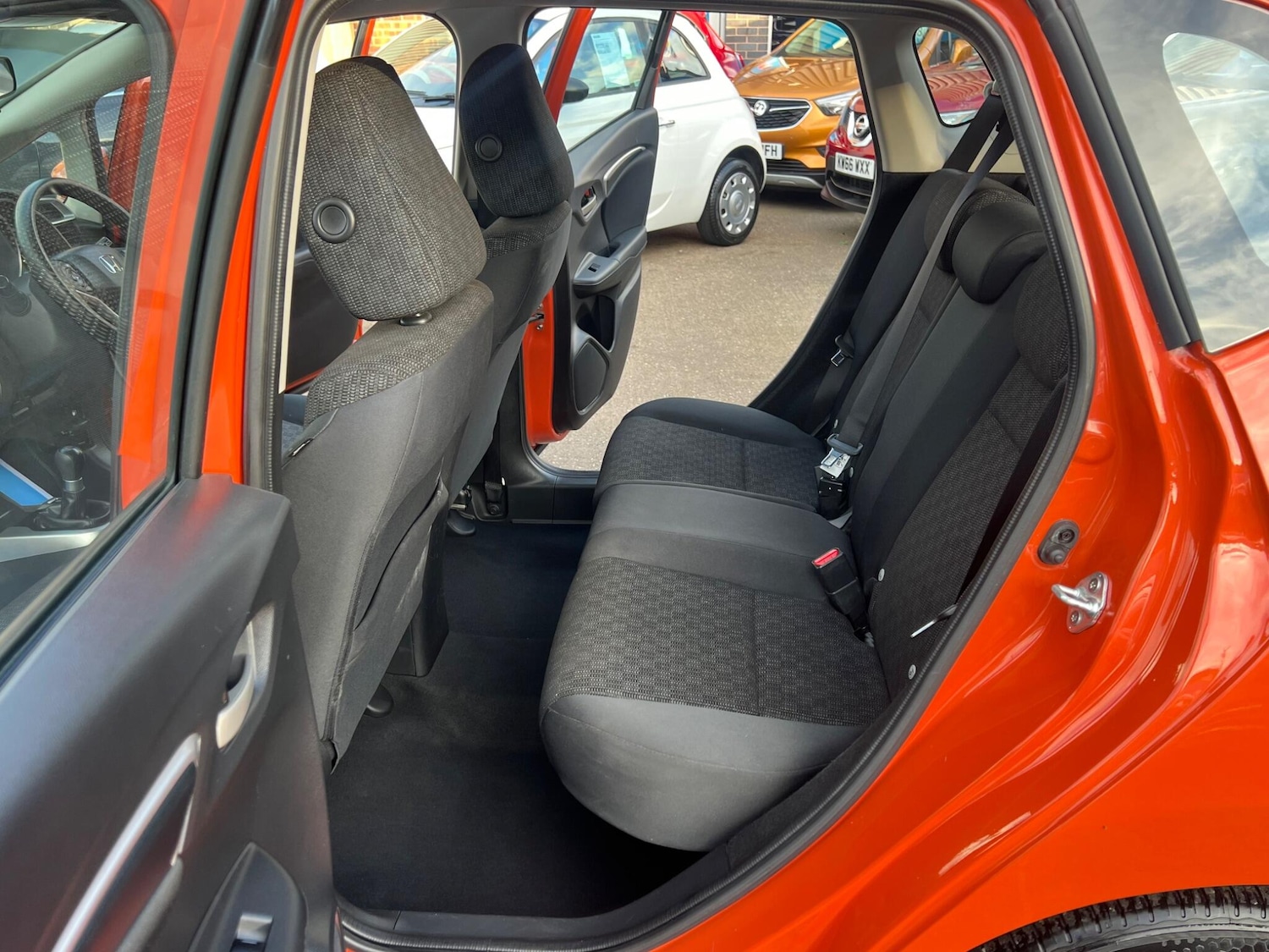 Used Honda Jazz 2017 for sale - 76422992: Photo 5