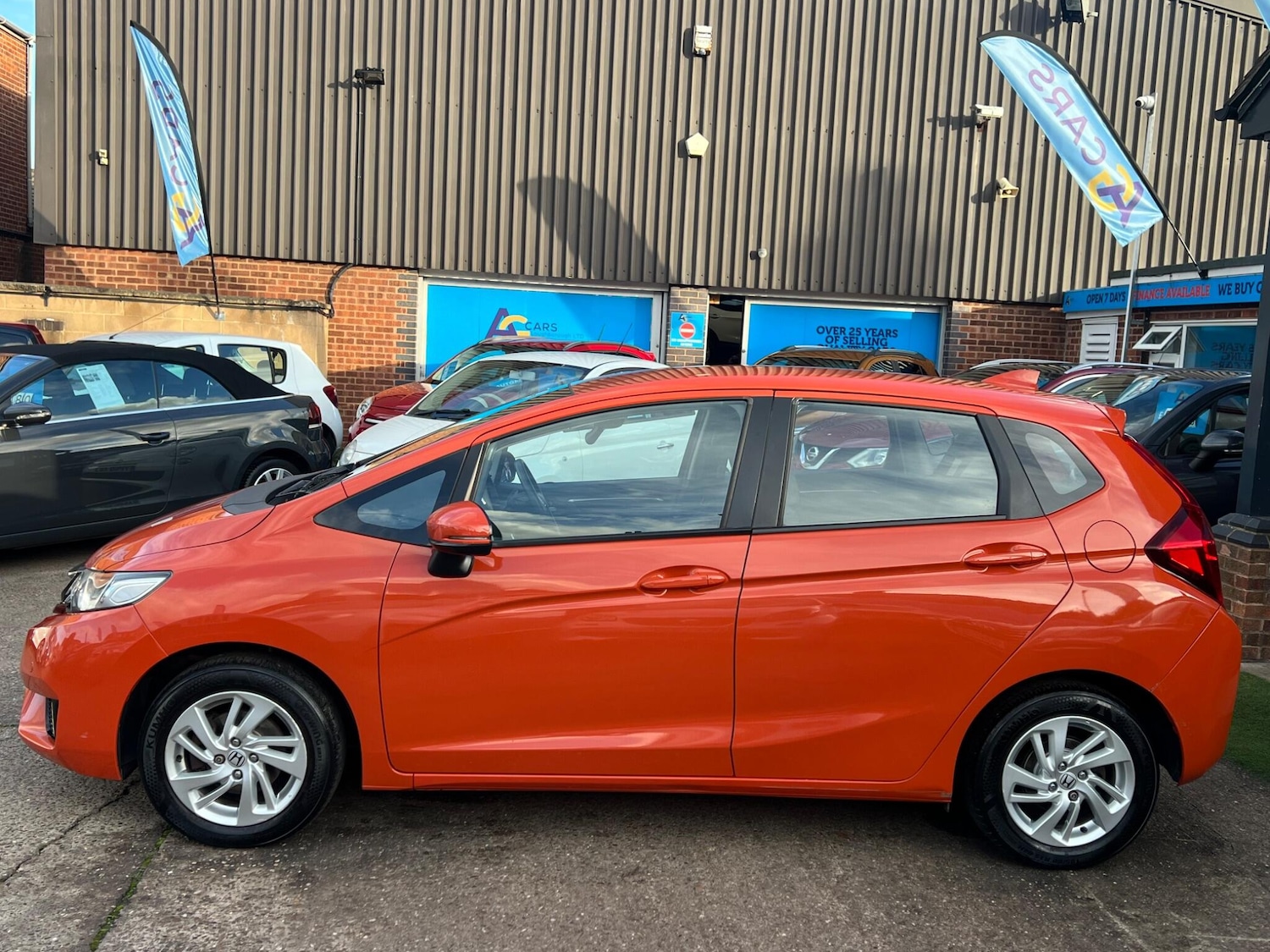 Used Honda Jazz 2017 for sale - 76422992: Photo 9