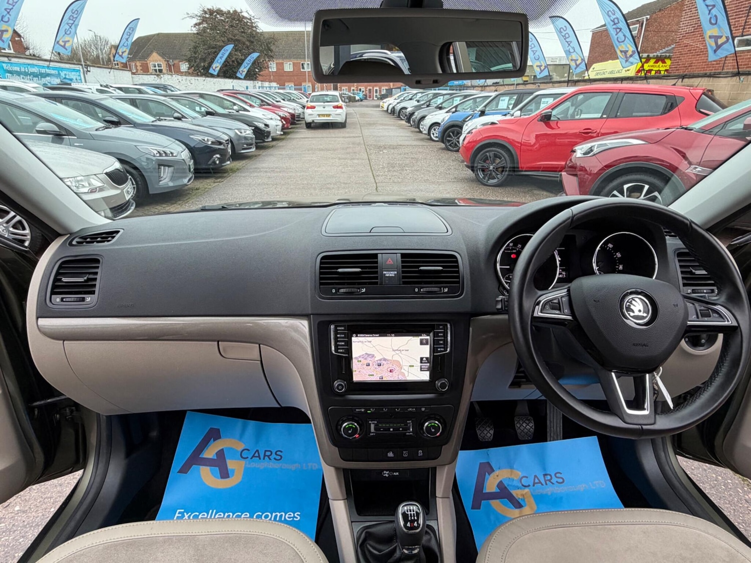 Used Skoda Yeti 2015 for sale - 77120451: Photo 2