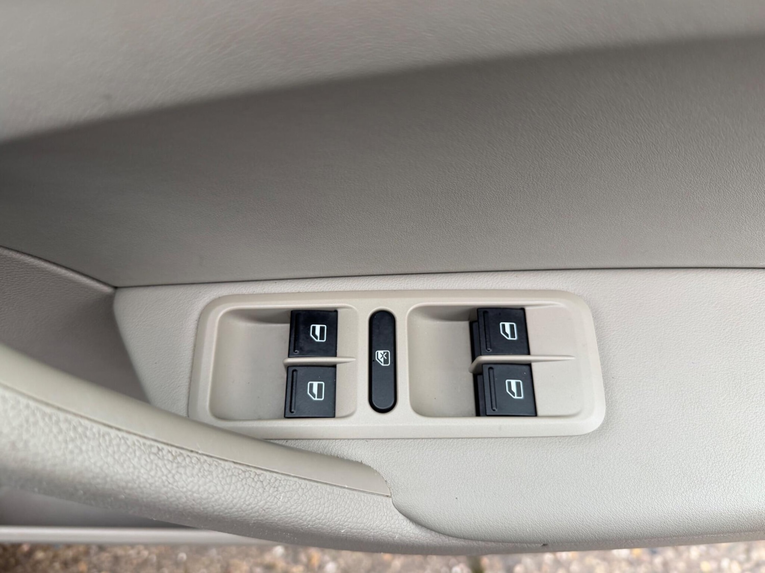 Used Skoda Yeti 2015 for sale - 77120451: Photo 31