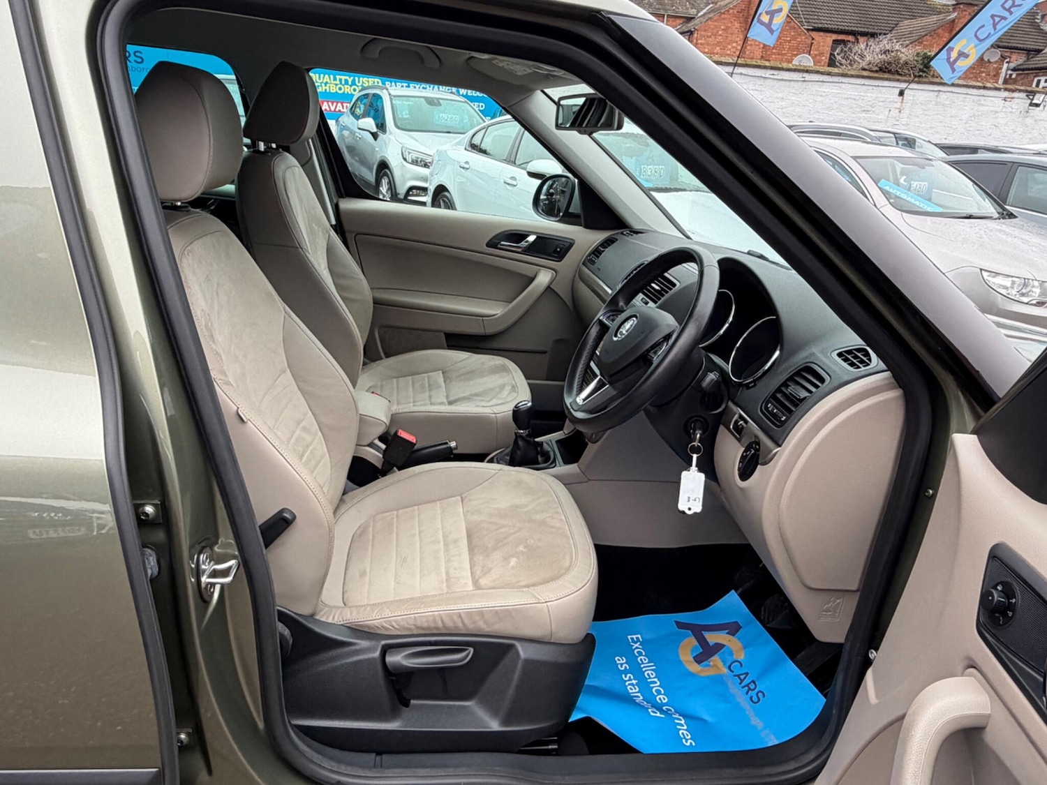 Used Skoda Yeti 2015 for sale - 77120451: Photo 38