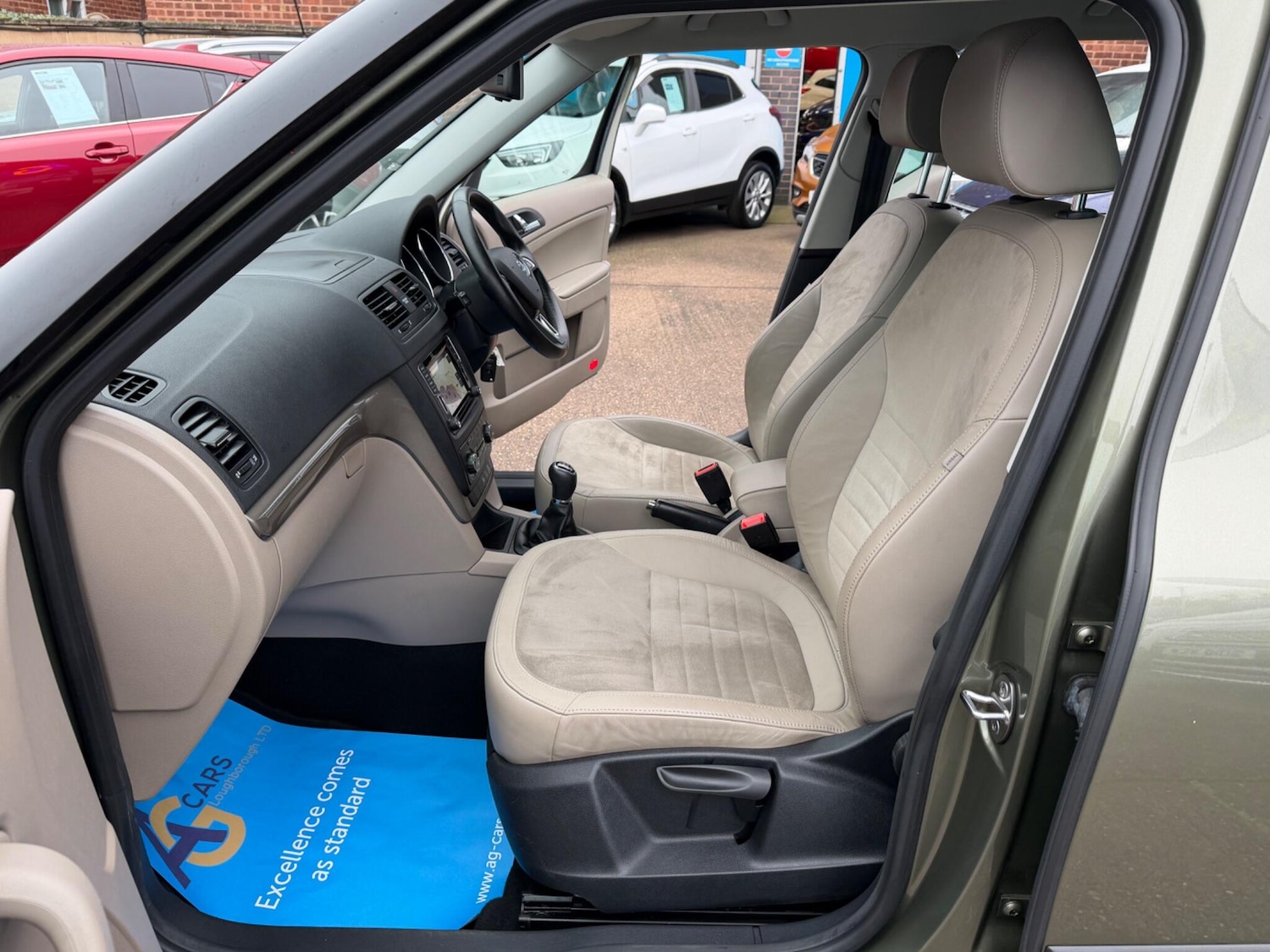 Used Skoda Yeti 2015 for sale - 77120451: Photo 4