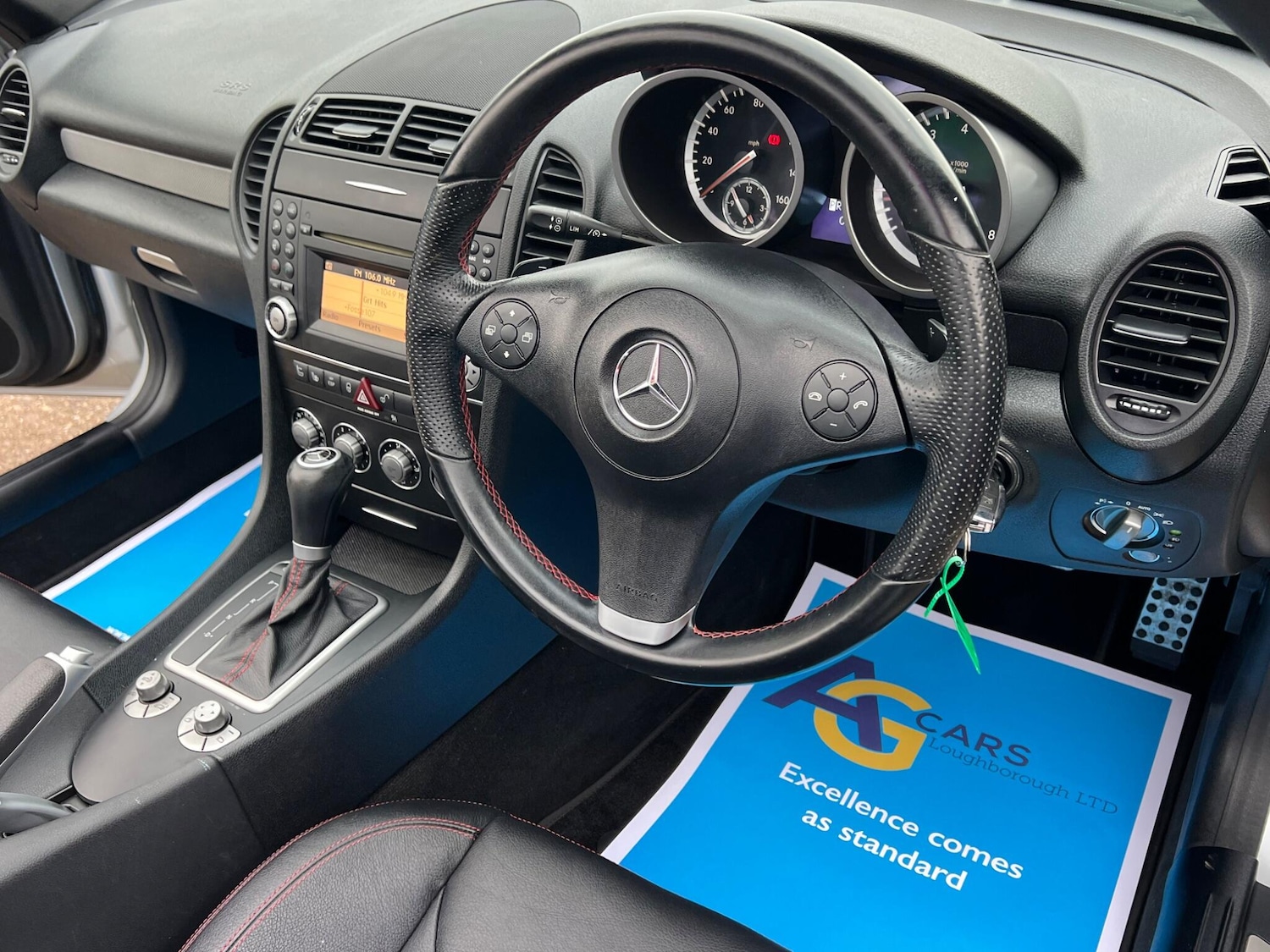 Used Mercedes-Benz SLK 2010 for sale - 76994493: Photo 3