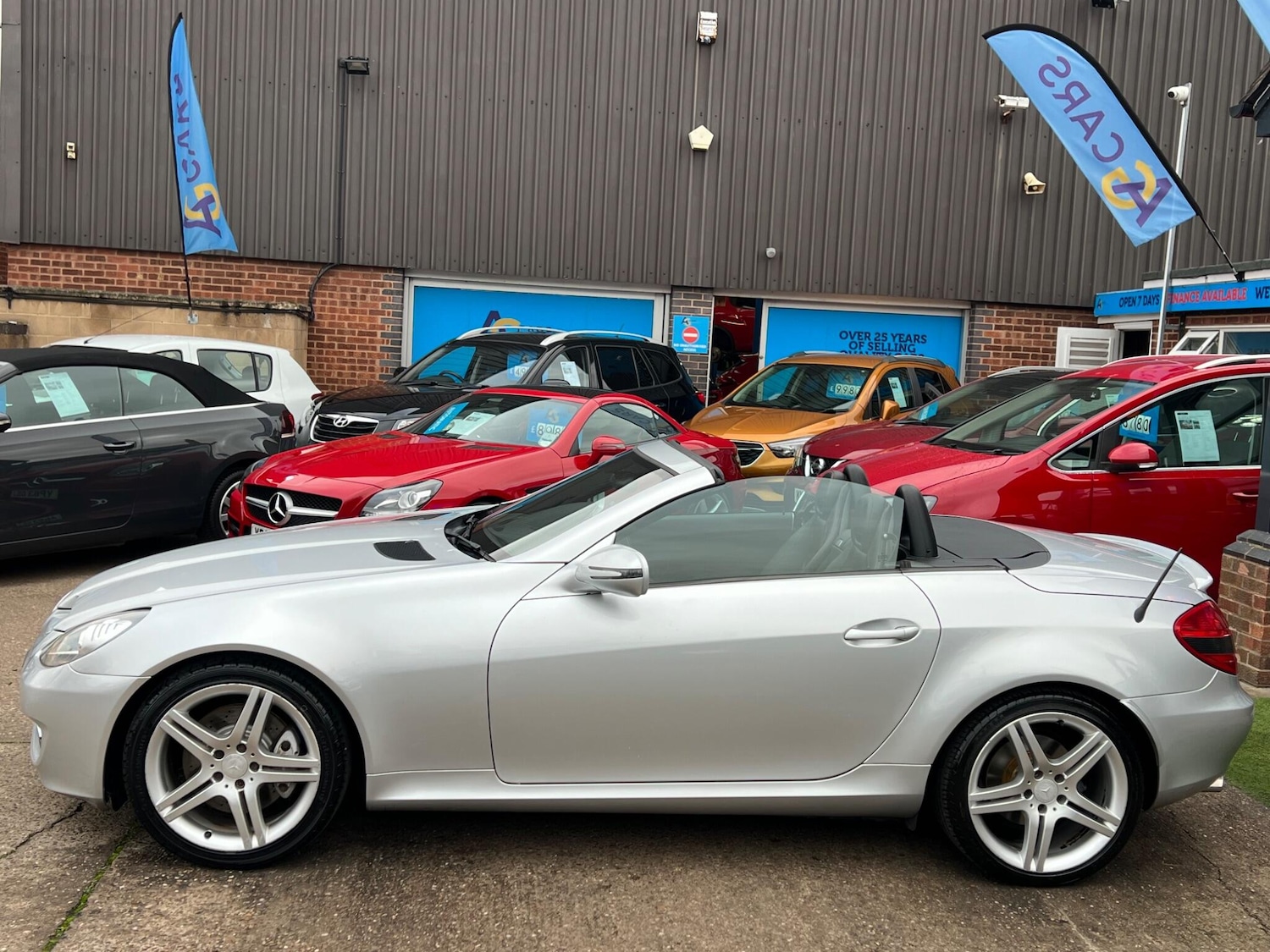Used Mercedes-Benz SLK 2010 for sale - 76994493: Photo 34