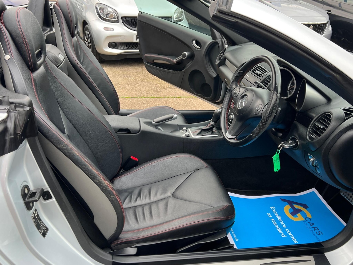 Used Mercedes-Benz SLK 2010 for sale - 76994493: Photo 4