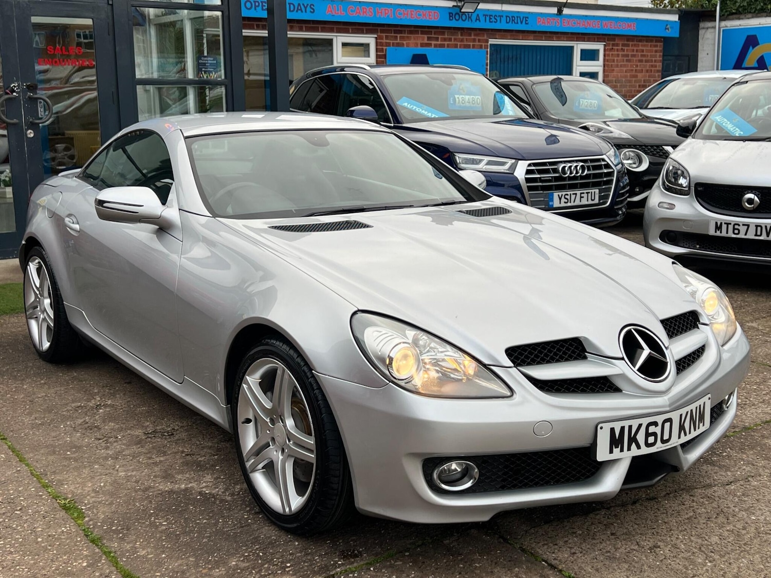 Used Mercedes-Benz SLK 2010 for sale - 76994493: Photo 7