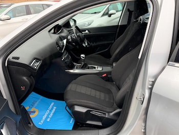 Used Peugeot 308 2017 for sale - 77611856: Photo