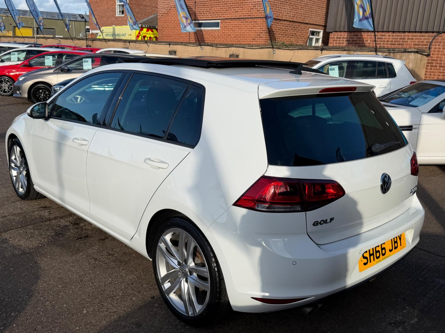 Used Volkswagen Golf 2016 for sale - 77839505: Photo 11