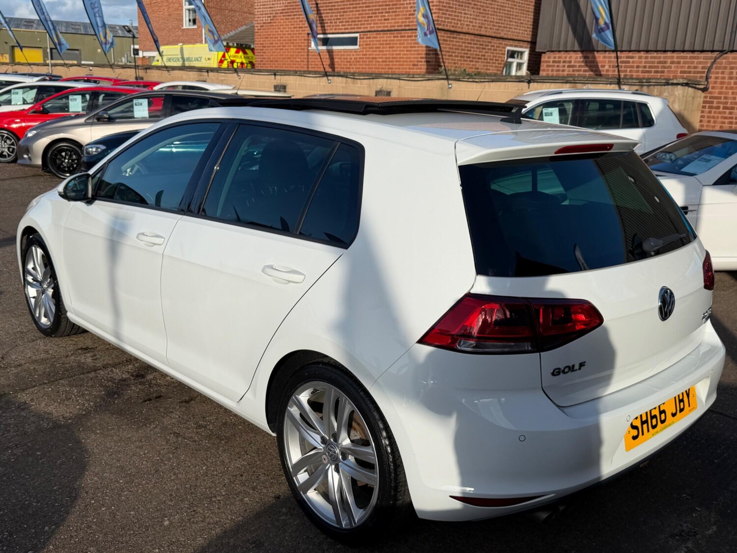 Used Volkswagen Golf 2016 for sale - 77839505: Photo 16