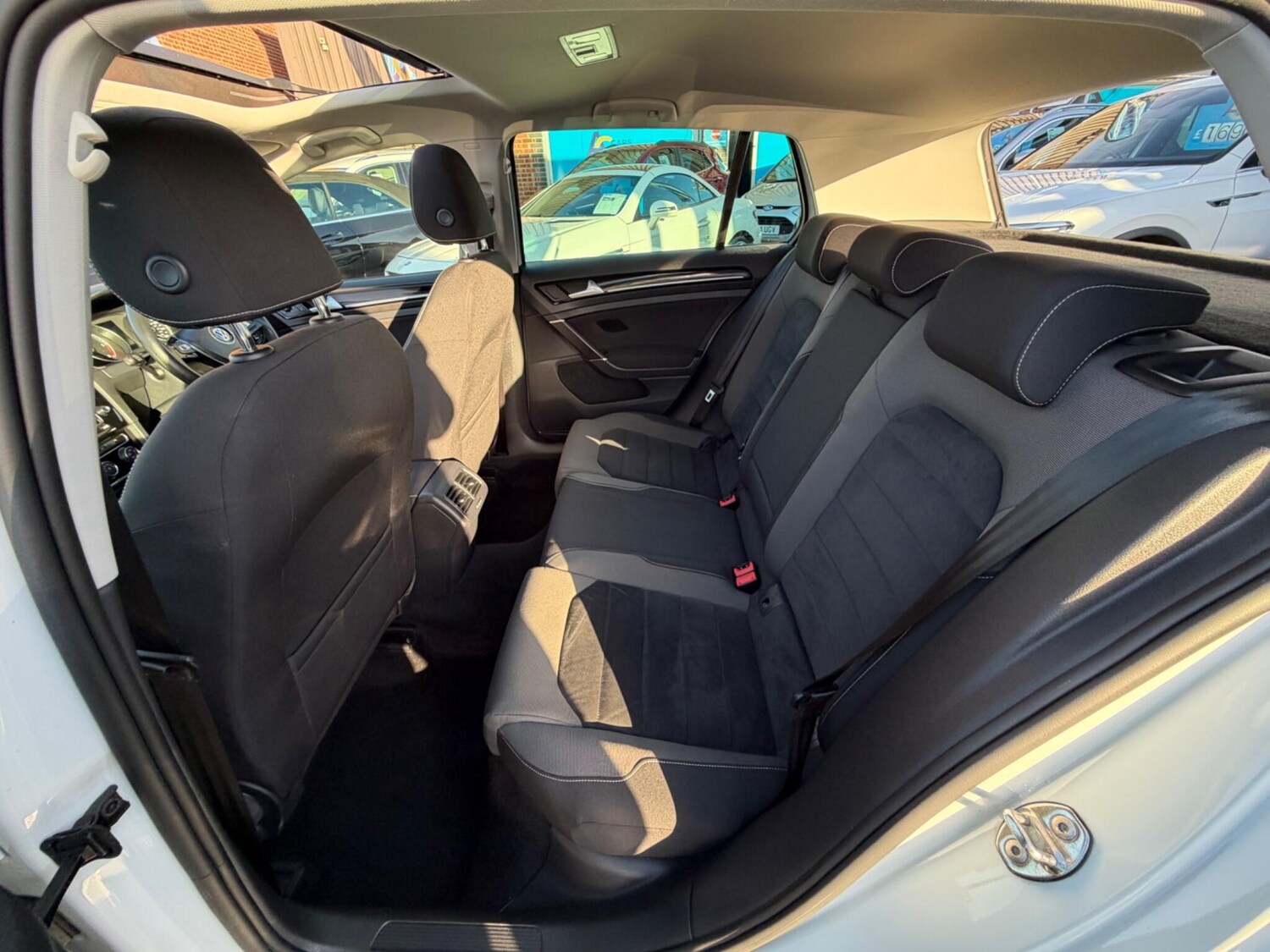 Used Volkswagen Golf 2016 for sale - 77839505: Photo 38