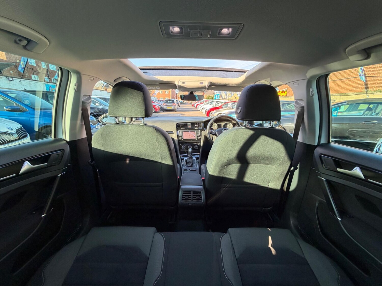 Used Volkswagen Golf 2016 for sale - 77839505: Photo 40