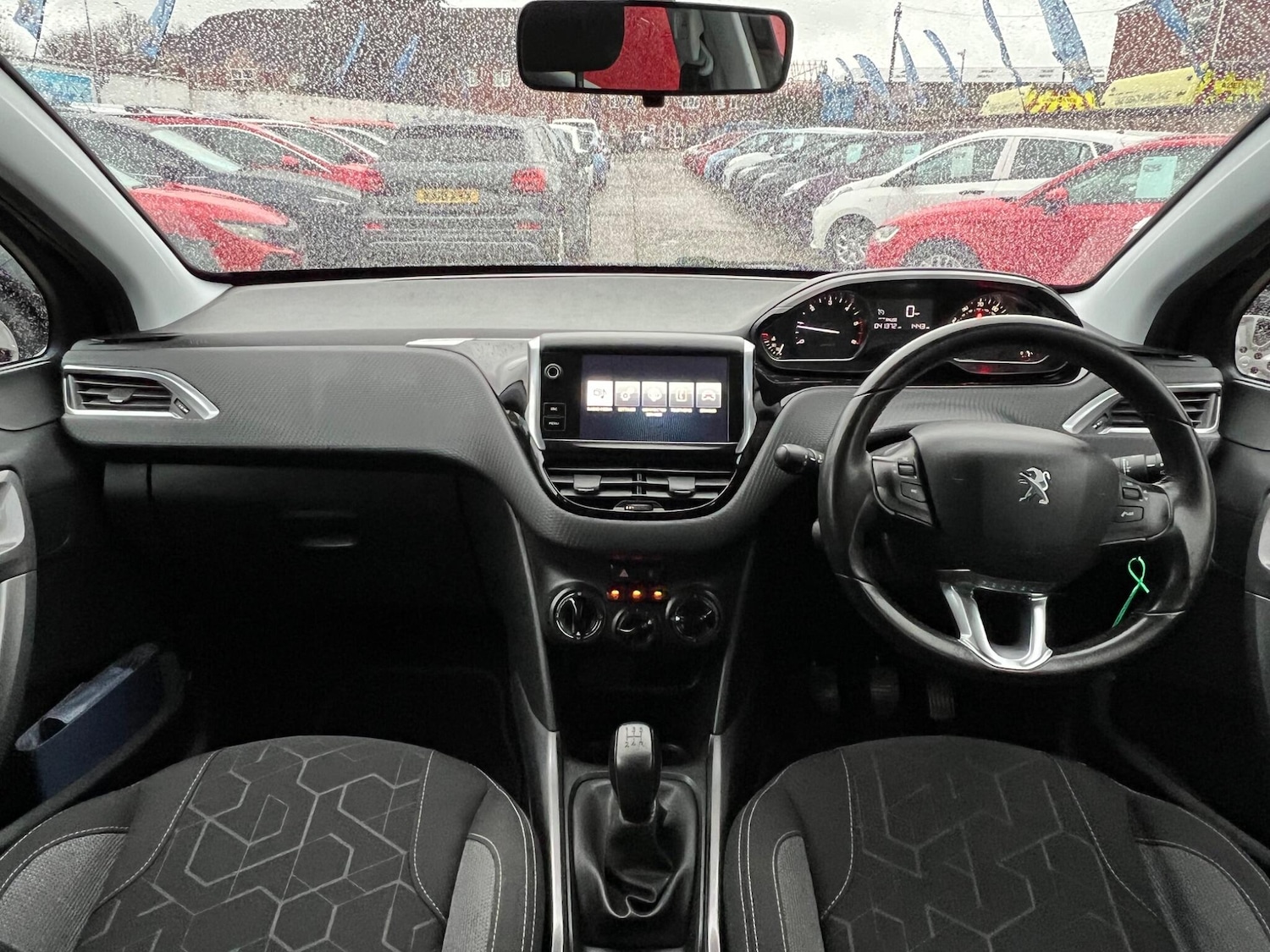 Used Peugeot 2008 2017 for sale - 76990740: Photo 2