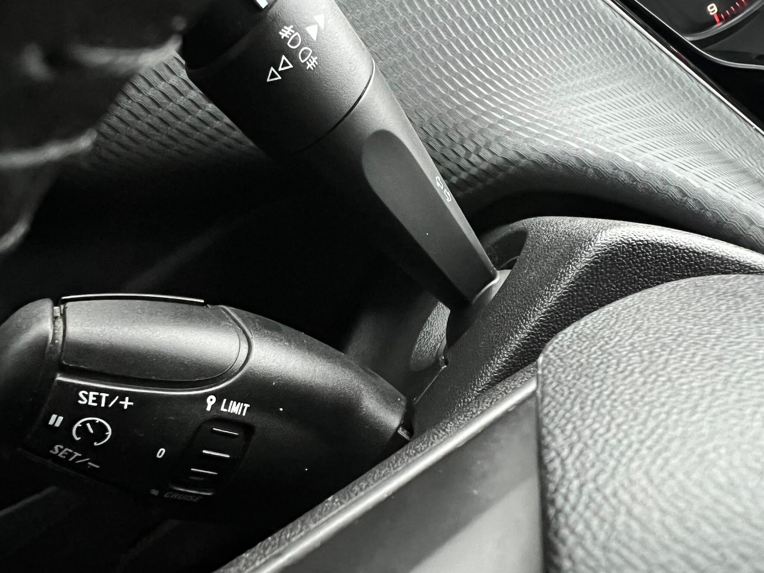 Used Peugeot 2008 2017 for sale - 76990740: Photo 29