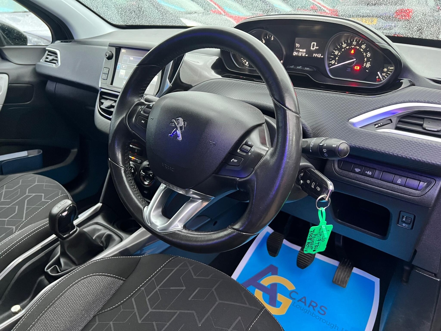 Used Peugeot 2008 2017 for sale - 76990740: Photo 3