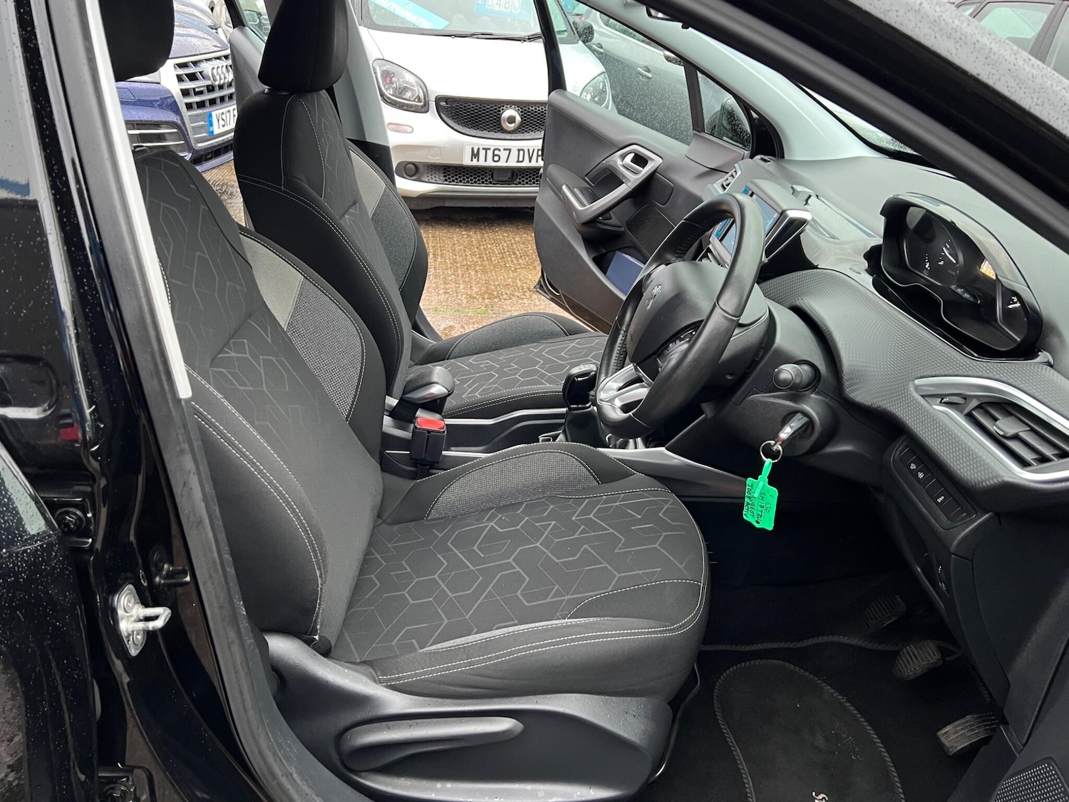 Used Peugeot 2008 2017 for sale - 76990740: Photo 34