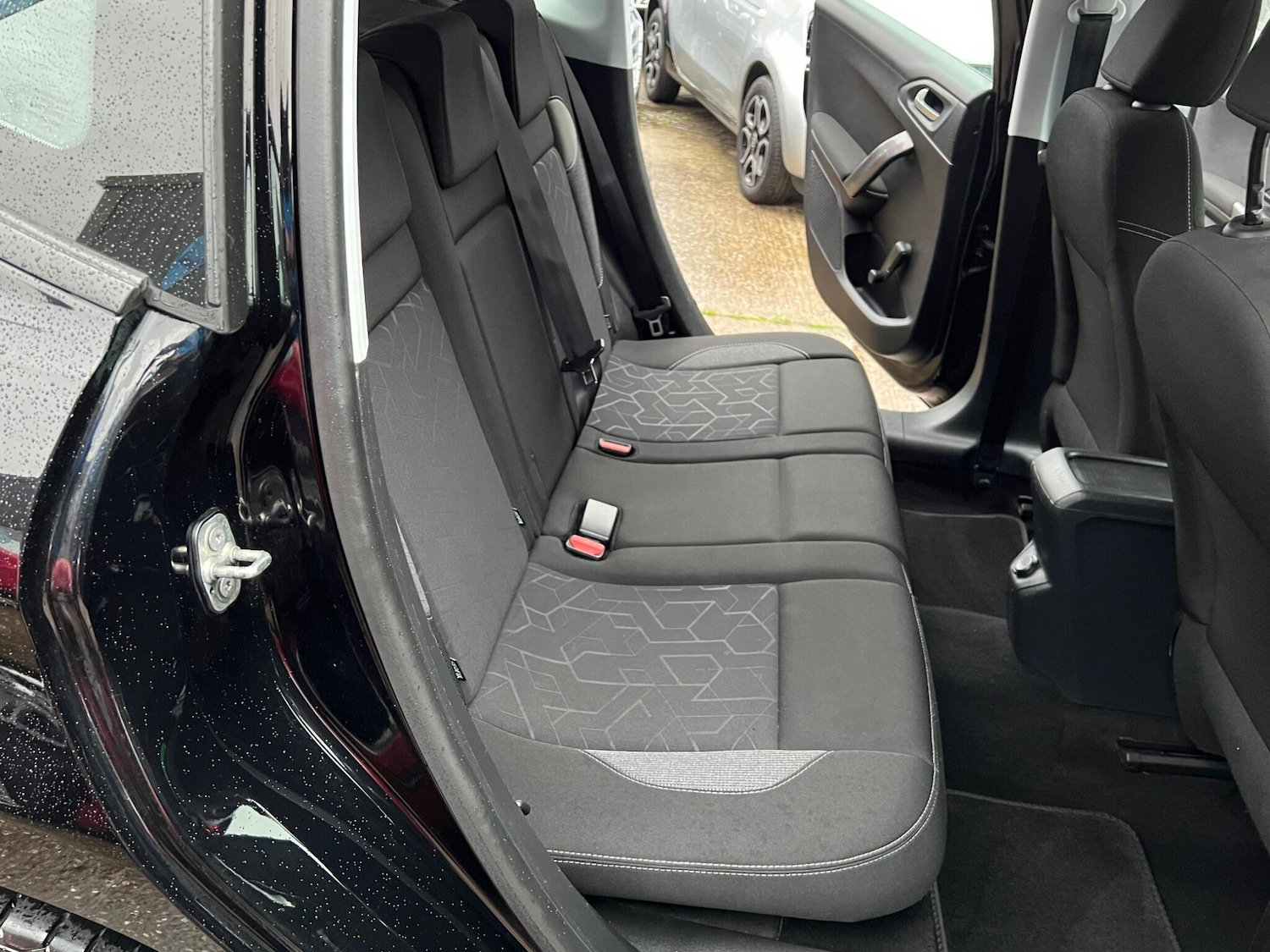 Used Peugeot 2008 2017 for sale - 76990740: Photo 36