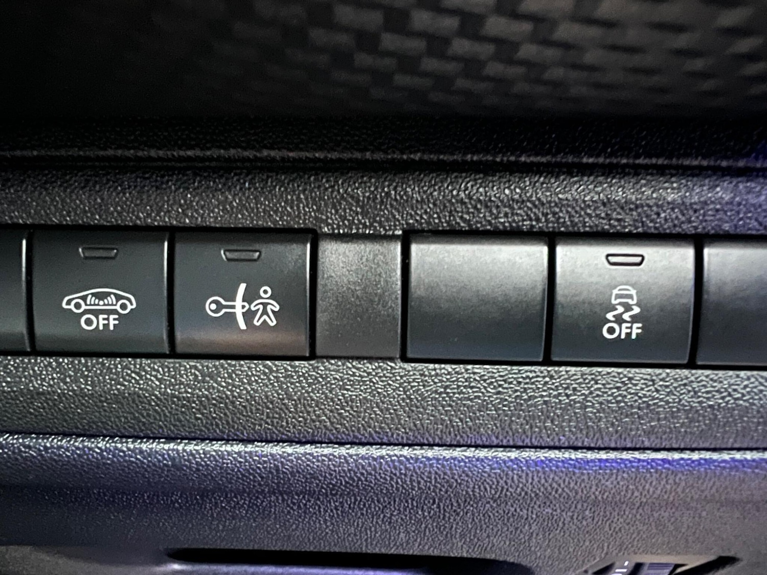 Used Peugeot 2008 2017 for sale - 76990740: Photo 45