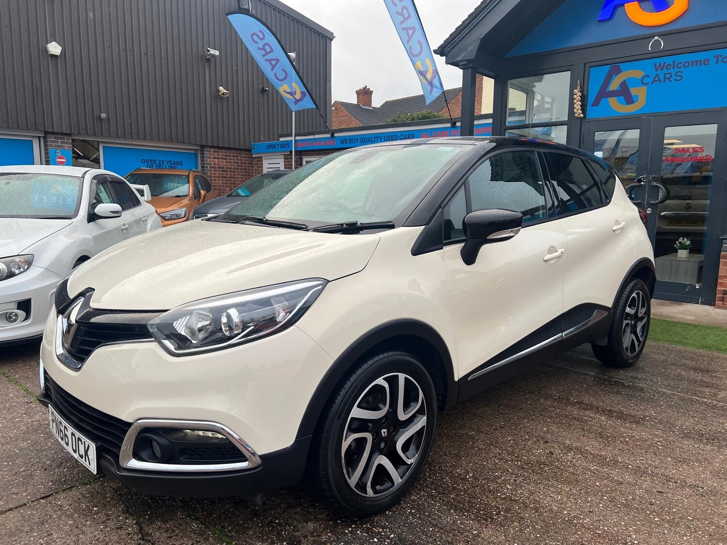 Used Renault Captur 2016 for sale - 76151101: Photo 12