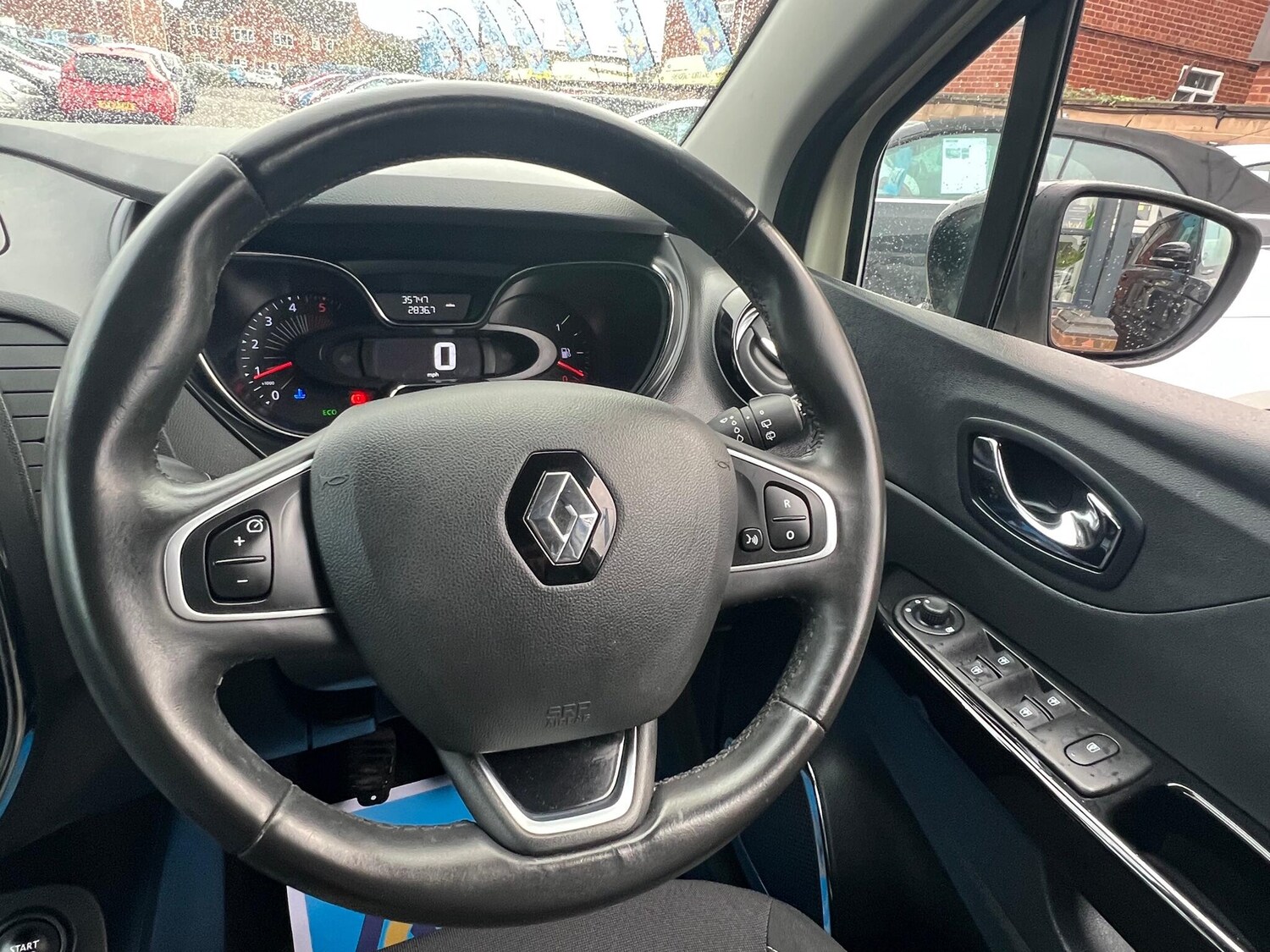 Used Renault Captur 2016 for sale - 76151101: Photo 27