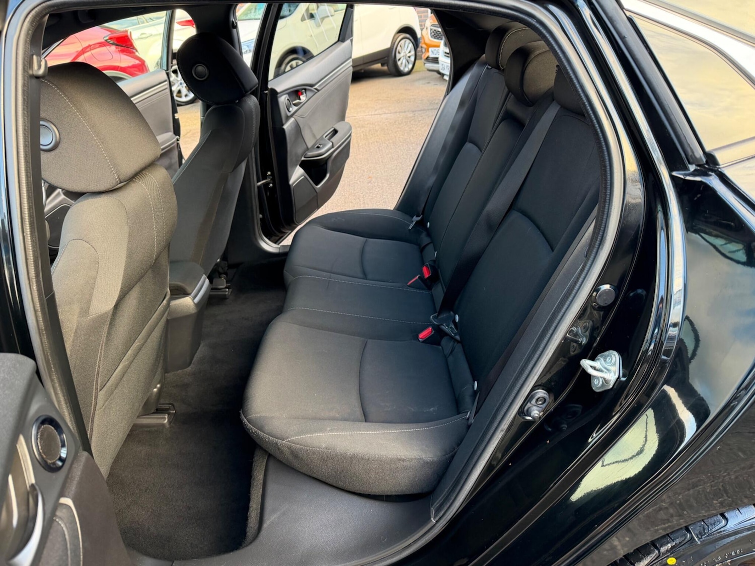 Used Honda Civic 2018 for sale - 77097817: Photo 5