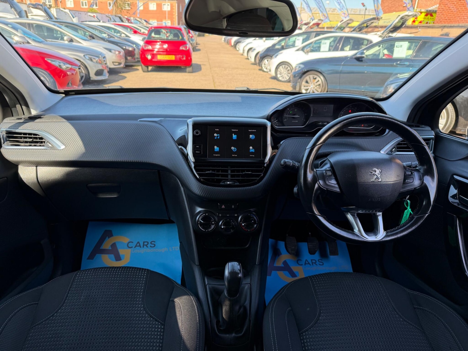 Used Peugeot 208 for sale - 77925106: Photo 2