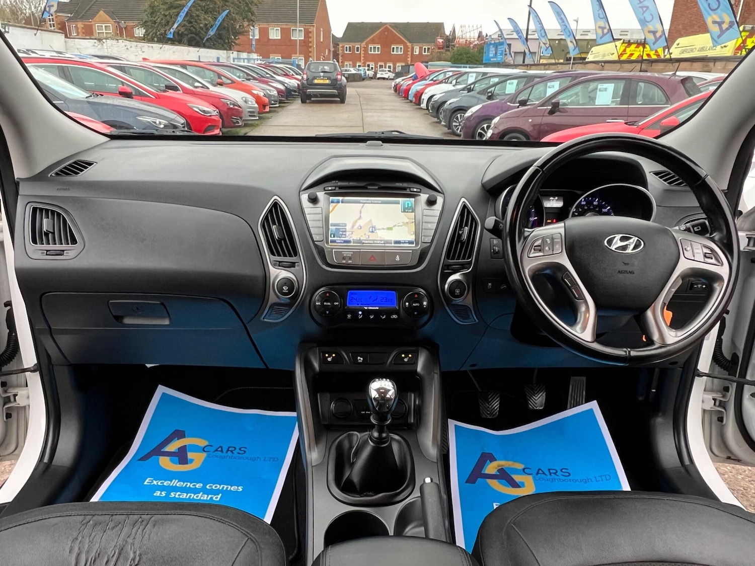 Used Hyundai Ix35 2014 for sale - 76549980: Photo 2