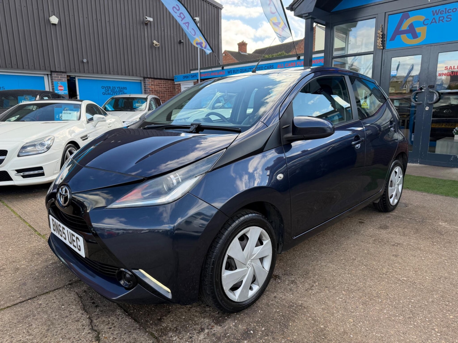 Used Toyota AYGO 2015 for sale - 77823900: Photo 11