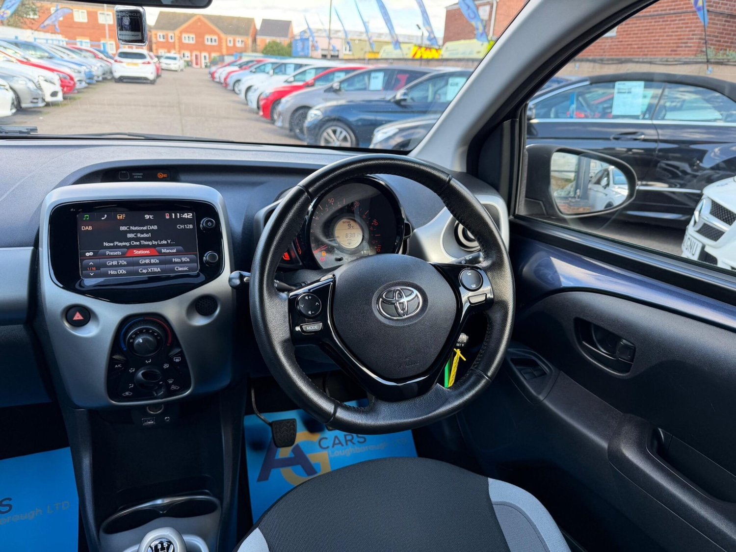 Used Toyota AYGO 2015 for sale - 77823900: Photo 24