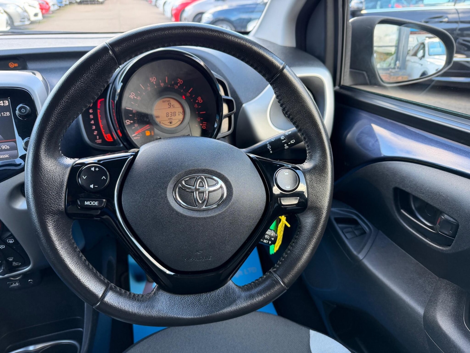 Used Toyota AYGO 2015 for sale - 77823900: Photo 25