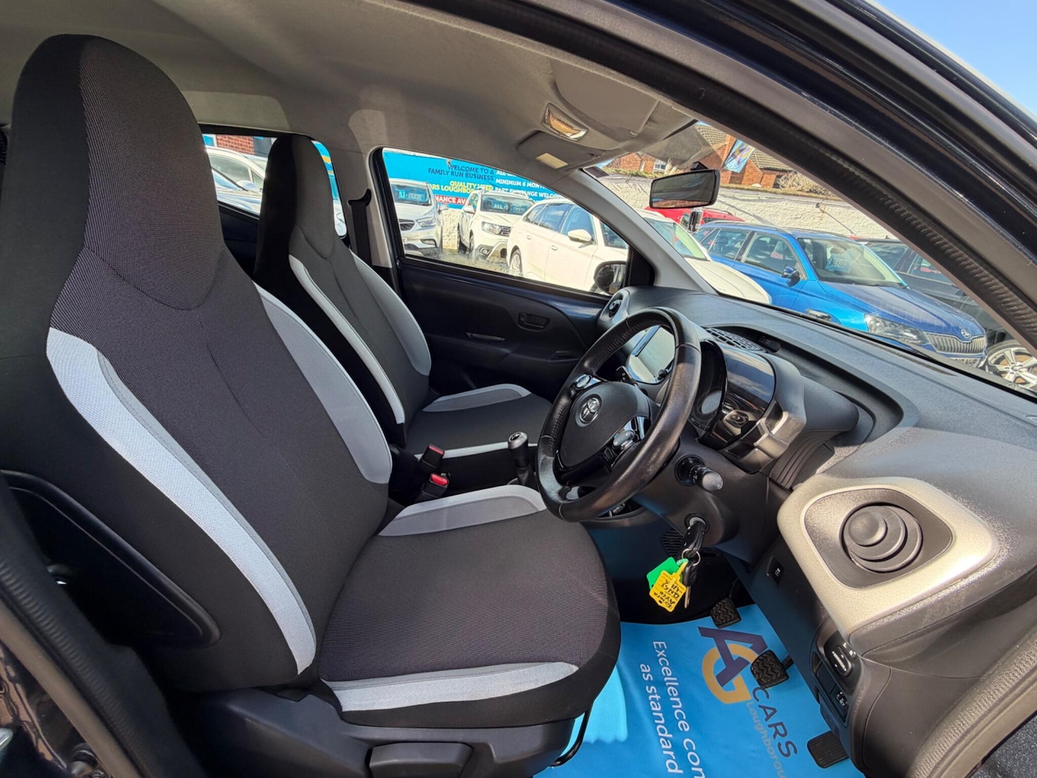 Used Toyota AYGO 2015 for sale - 77823900: Photo 29