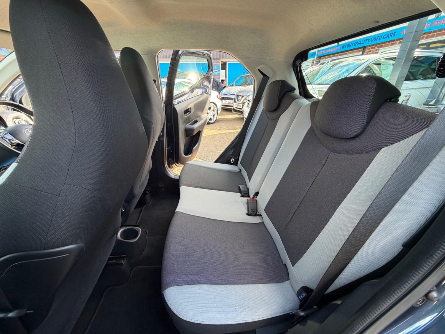 Used Toyota AYGO 2015 for sale - 77823900: Photo 33