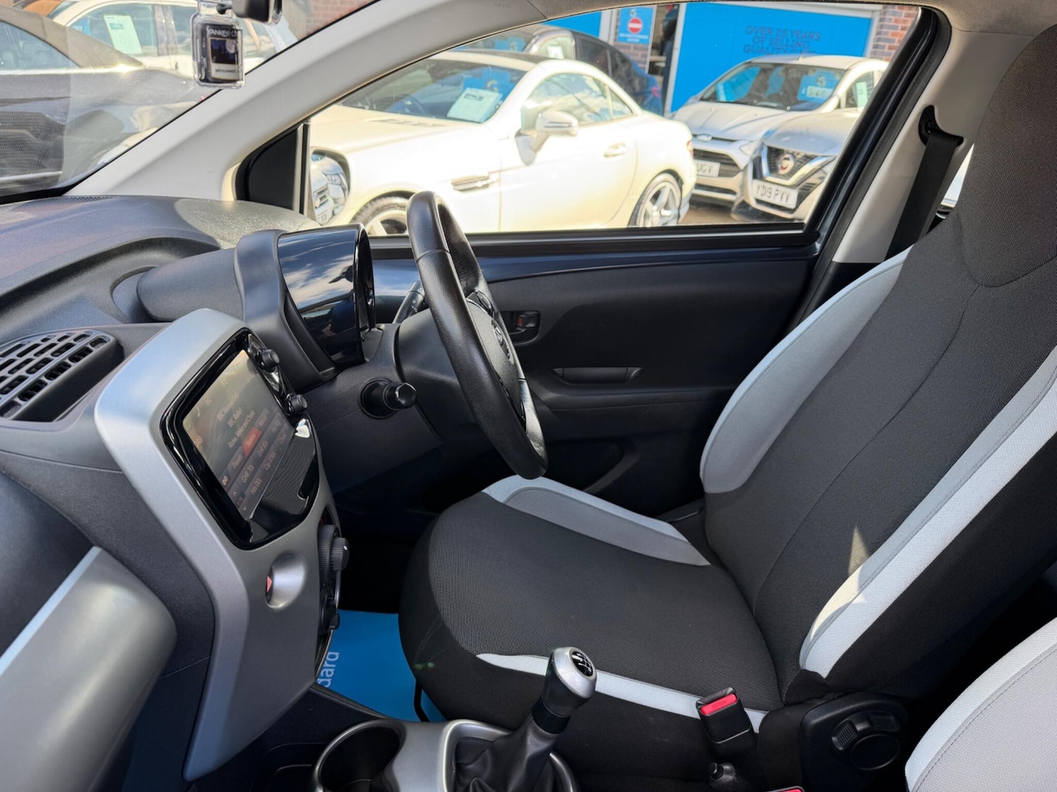 Used Toyota AYGO 2015 for sale - 77823900: Photo 39