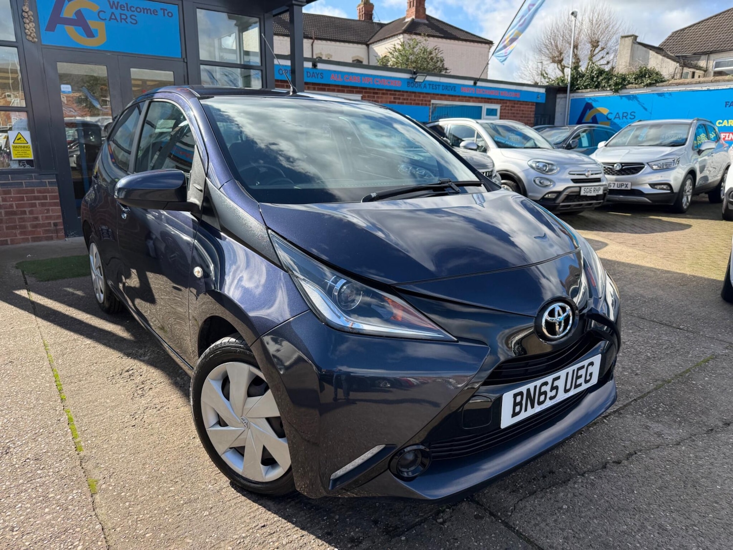 Used Toyota AYGO 2015 for sale - 77823900: Photo 50