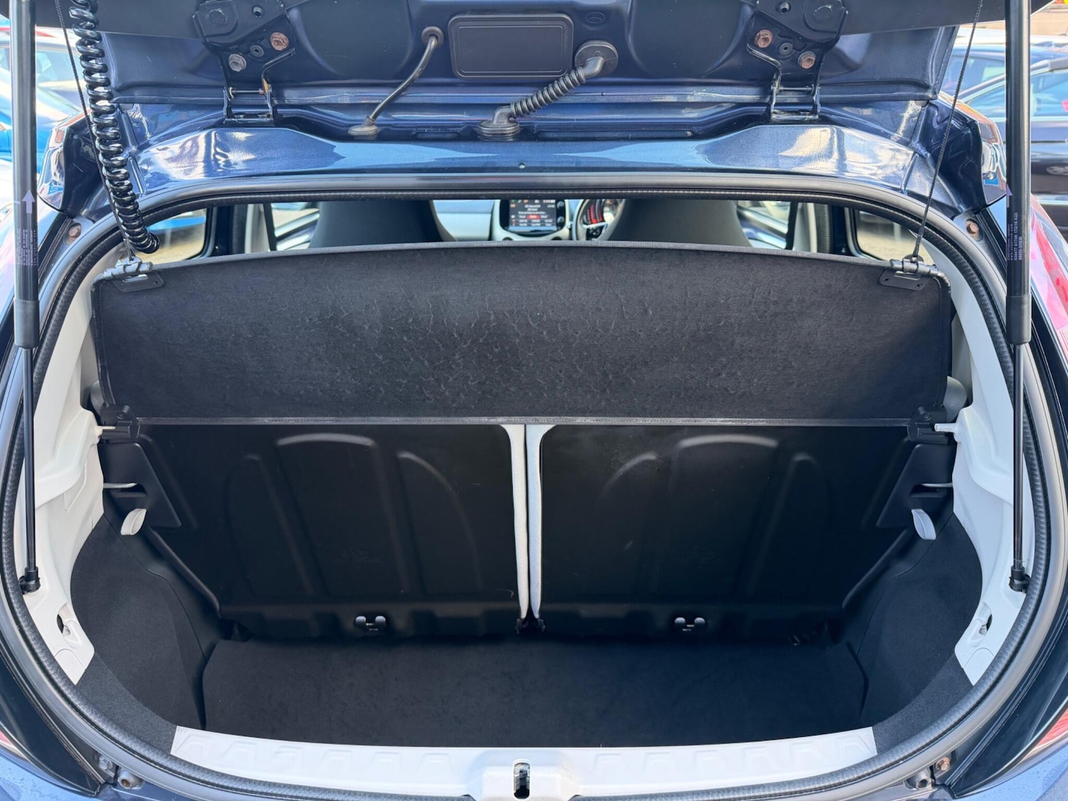 Used Toyota AYGO 2015 for sale - 77823900: Photo 61