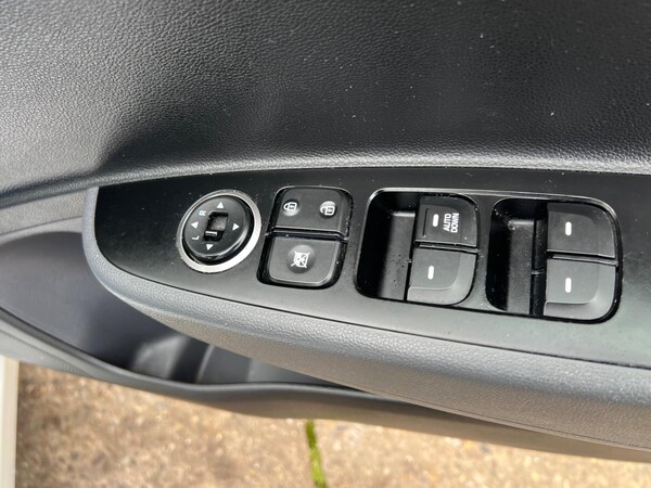 Used Hyundai i10 2018 for sale - 75531191: Photo 31