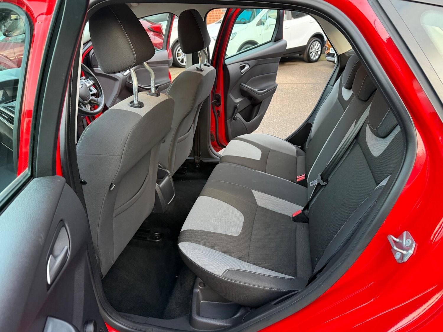 Used Ford Focus 2013 for sale - 77130852: Photo 5