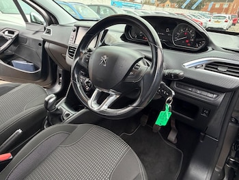 Used Peugeot 208 2018 for sale - 77585718: Photo