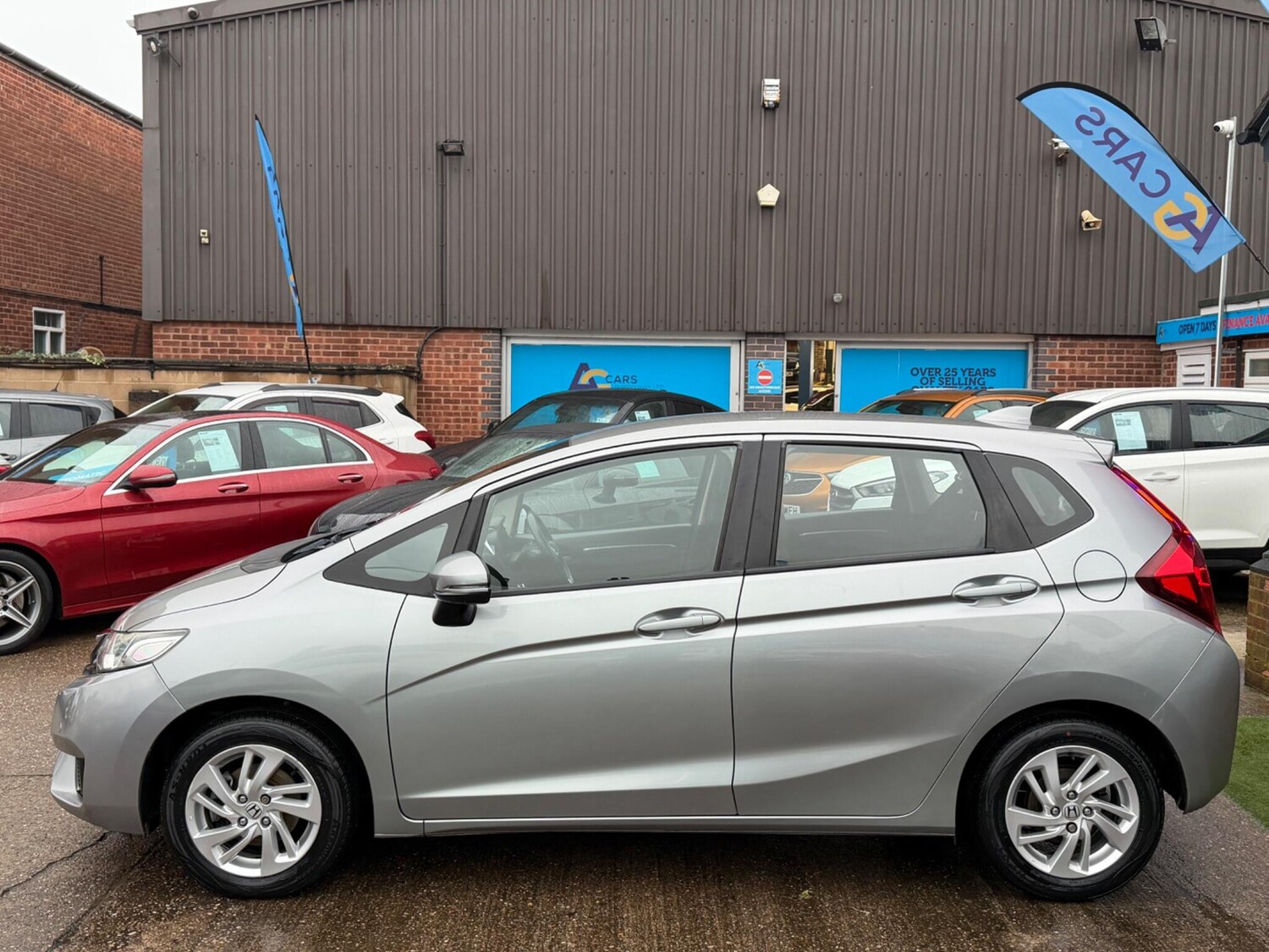 Used Honda Jazz 2017 for sale - 77479336: Photo 9