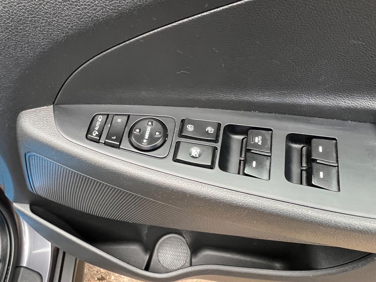 Used Hyundai TUCSON 2016 for sale - 76634299: Photo 30